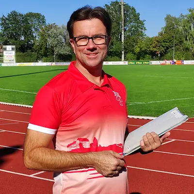 Eine Übungsleiterinnen für Leistung- Allgemeingruppe weiblich